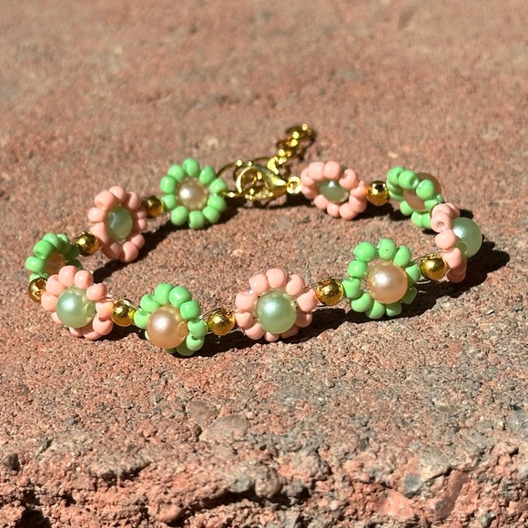 Pastel Pink and Green Floral Beaded Bracelet with Gold Accents - Picture 1 of 5